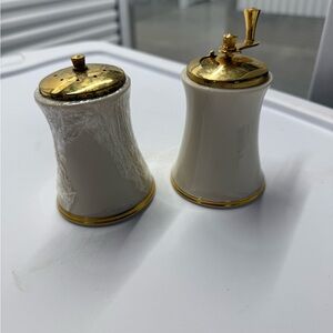 Lenox Cream and Silver Grinder